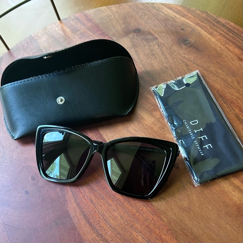 Diff Eyewear Black Becky II Angular Sunglasses with Dark Tinted Lenses